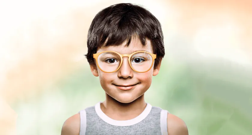 Умные очки HOYA MiyoSMART против детской близорукости